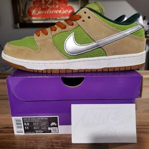 Nike SB Dunk Low Pro 'Escargot'  Size 9.5